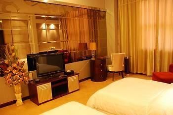 Oriental Hawaii Hotspring Hotel Qingdao Exteriör bild